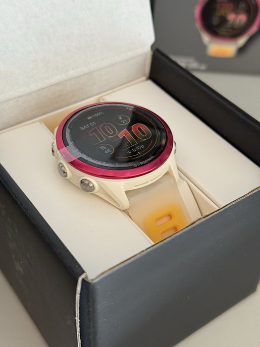 Годинник Garmin Forerunner 570 42mm Raspberry Aluminium Bone/Mango BD