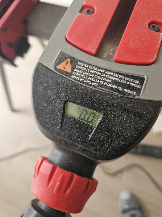 Serra meia esquadria milwaukee