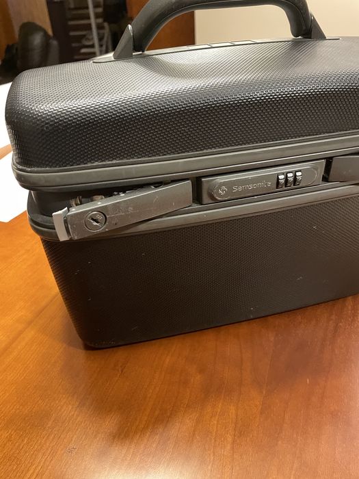 Necessaire Samsonite rigido