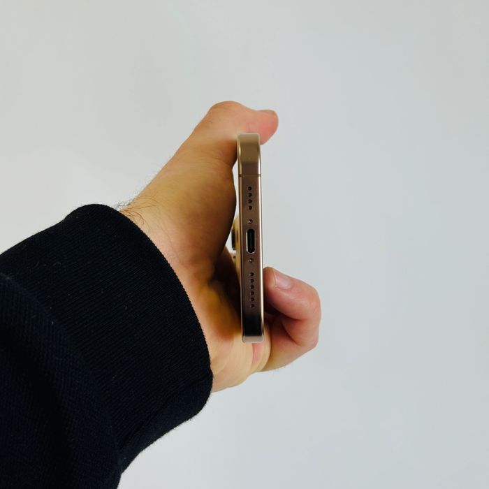 16 Pro Max 256GB eSIM Desert Titanium