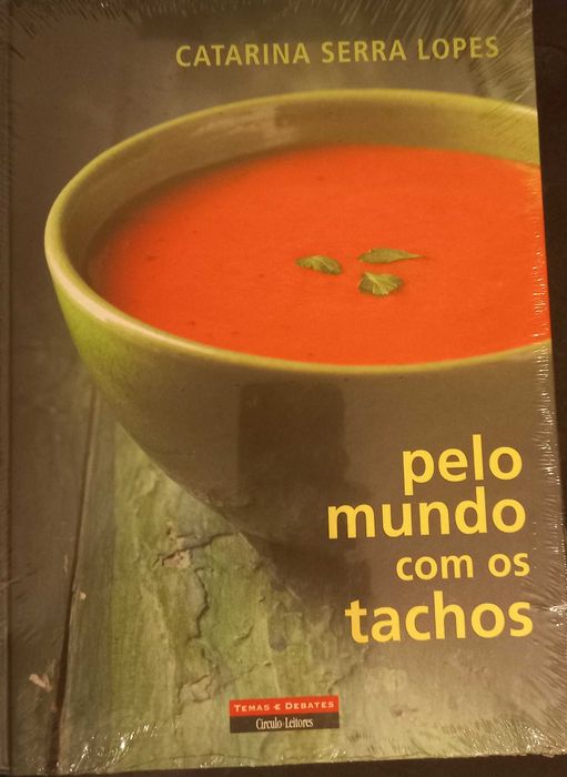 Livro de Receitas Internacionais "Pelo Mundo com os Tachos"