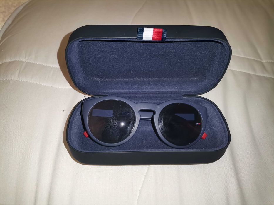 Óculos de Sol Tommy Hilfiger como novos
