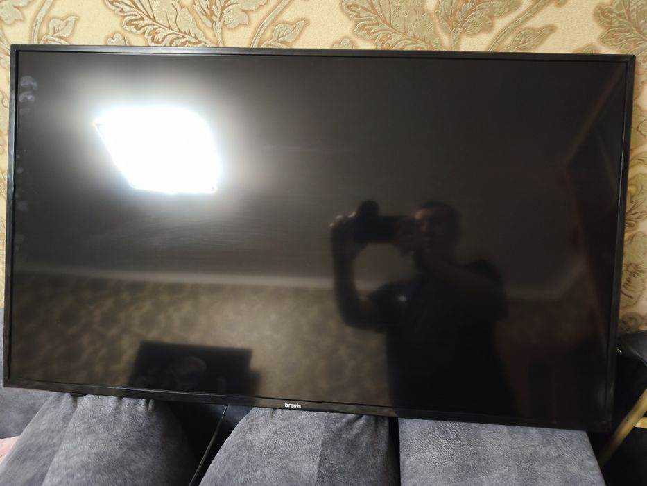 Продам телевізор Bravis