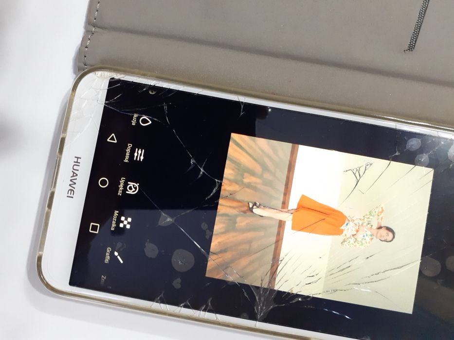 Telefon Huawei Y6 + etui GRATIS + nowa szybka gratis