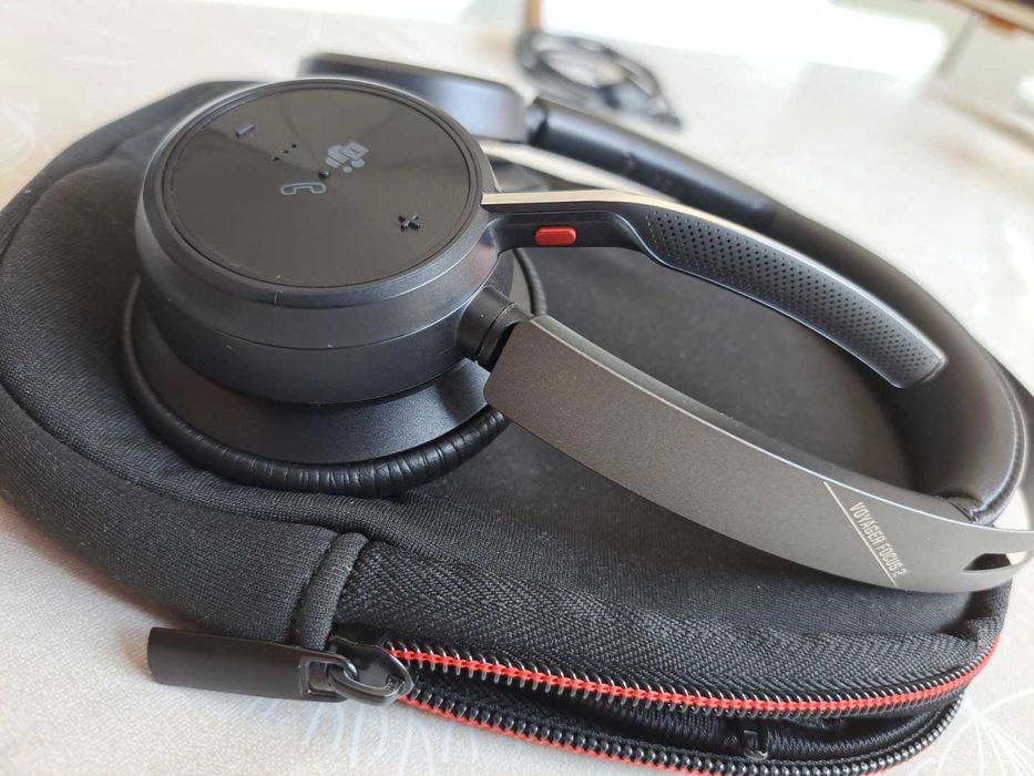 Poly Voyager Focus 2 + Bolsa - Como Novos