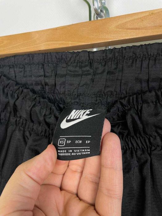 Nike nsw жіночі широкі спортивні штани парашути із затяжками