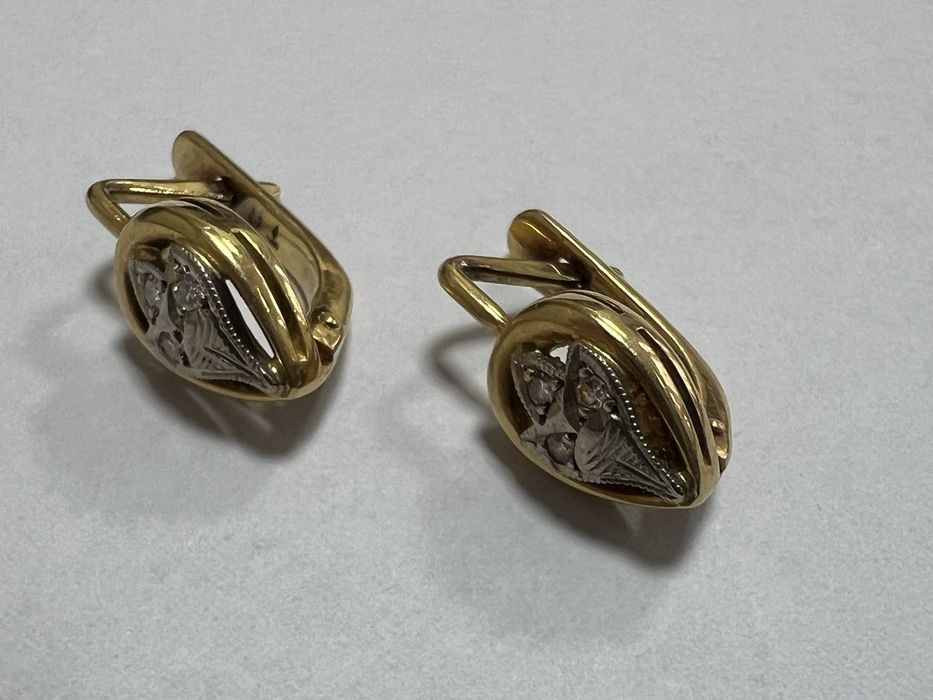 Золоті сережки 750 проби з діамантами, серп та молот