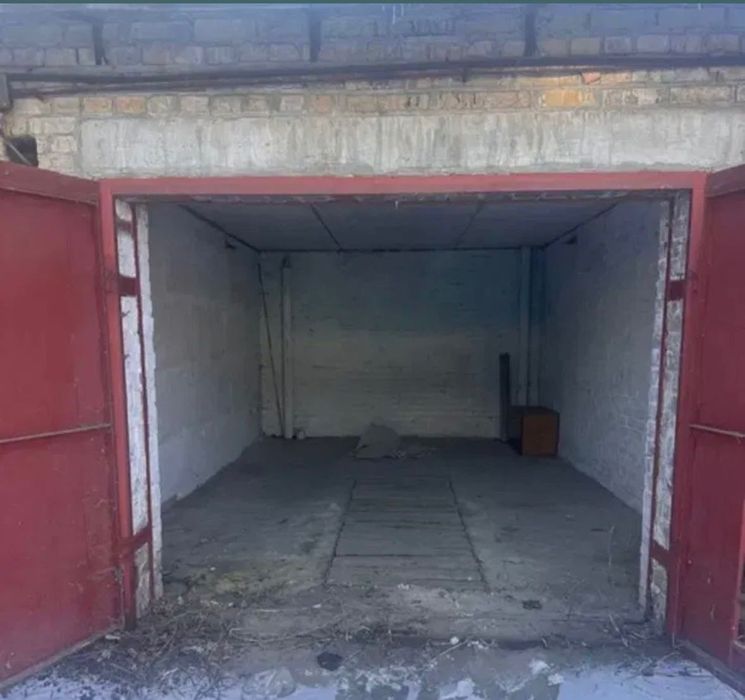 Гараж  Київ пр Науки -45 м2