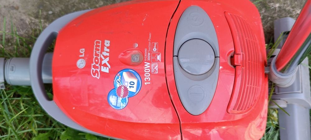 Пилосос LG V-C3036ND