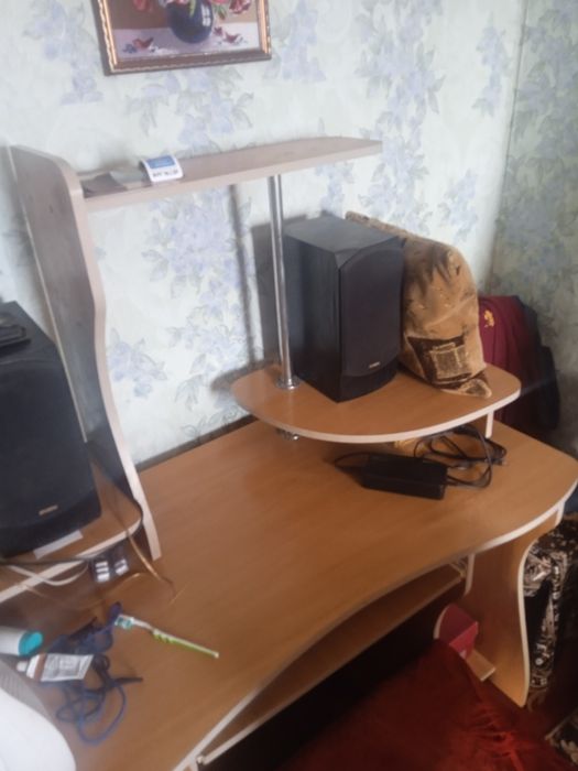 Продам стол для компютера