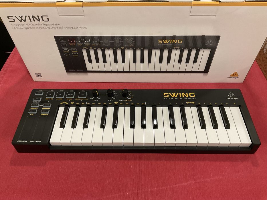 Behringer CAT: sintetizador analógico impecável (na caixa) - RESERVADO