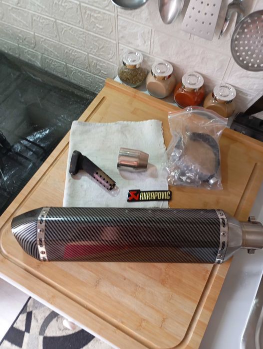 Ponteira escape moto "Akrapovic"réplica