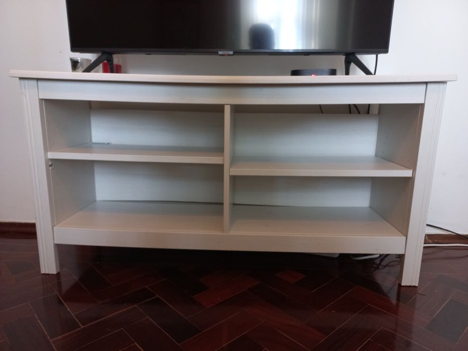 Móvel de televisão IKEA BRUSALI