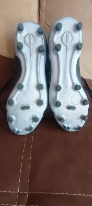 Buty piłkarskie, korki Nike Tiempo rozm. 38.5