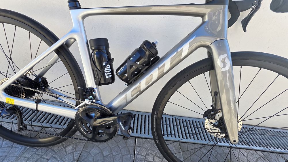 Bicicleta ciclismo carbono Scot addict ride