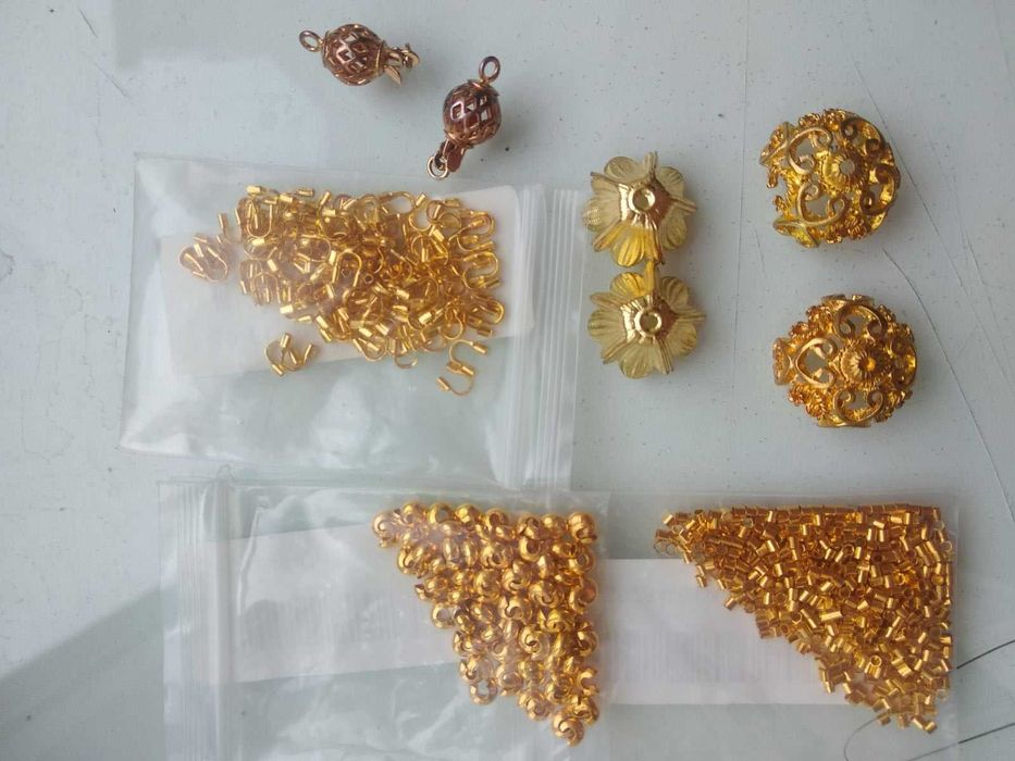 камни Swarovski стразы жемчуг бирюза корал  фурнитура карабины разные