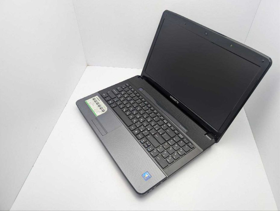 Gigabyte Q2532 intel i3-2348M Ram:8Gb HDD:320Gb Intel HD Graphics 15.6