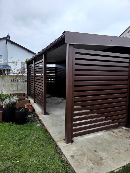 Garaż z płyty warstwowej