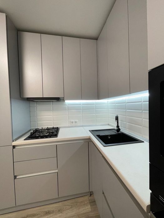 Продам 2 к квартиру ЖК 5й Континент Авторский ремонт