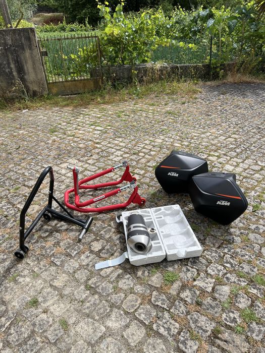 KTM 1290 SuperDuke GT black edition