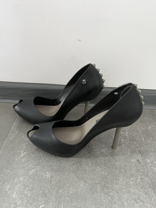 Szpilki Melissa, roz. 37.