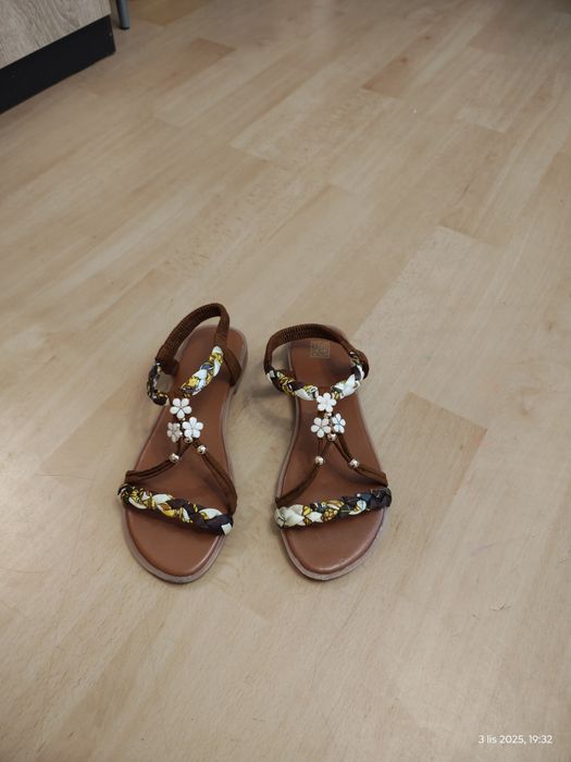 Sandały sandałki damski w stylu Boho z kwiatkami rozm. 39