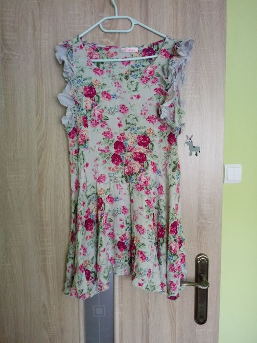 Sukienka w kwiaty