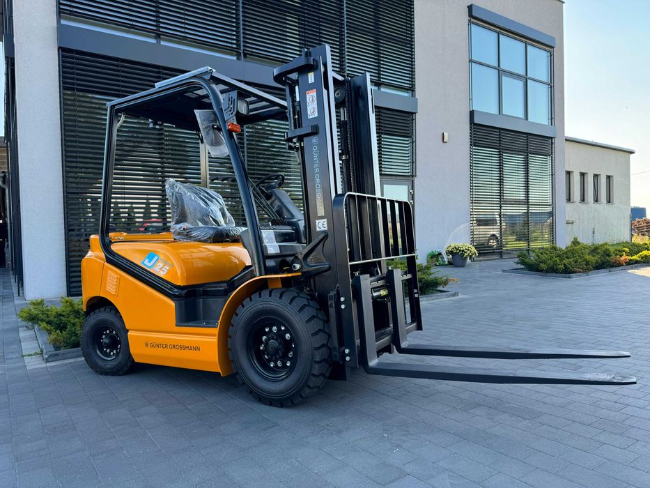 Wózek widłowy 2,5t triplex silnik  Hyundai, nowy, 3 lata gwarancji