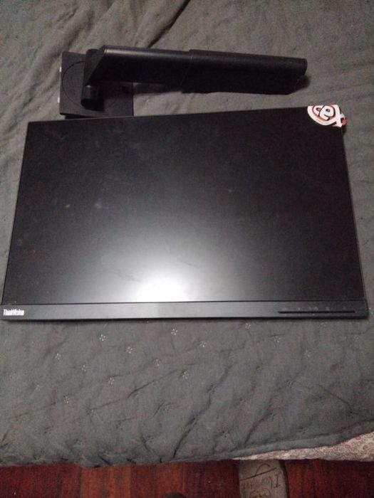 Vendo monitor lenovo thinkvision T23D-10