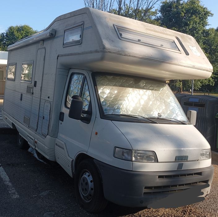 Autocaravana em ótimo estado