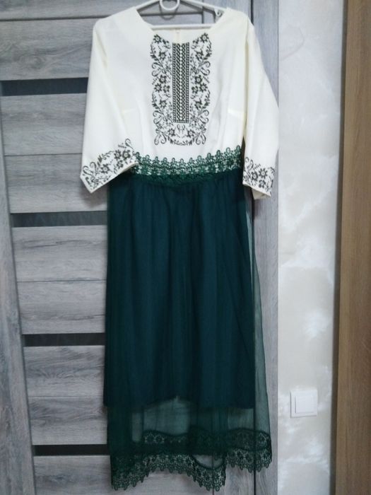 Вишиванка жіноча, вишите плаття