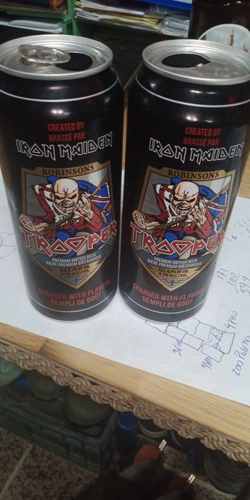 Latas de cerveja do grupo Iron Maiden vazias. para venda ou troca
