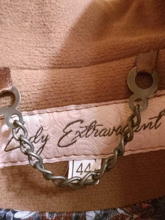 Пальто жіноче весняне