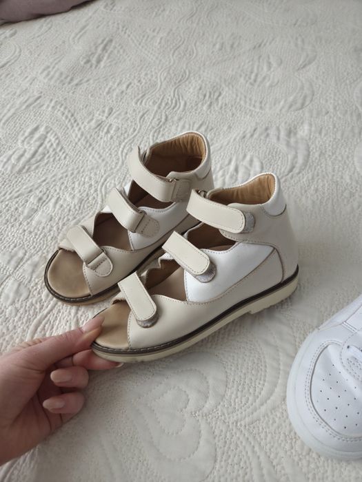 Дитячі кросівки Puma та босоніжки