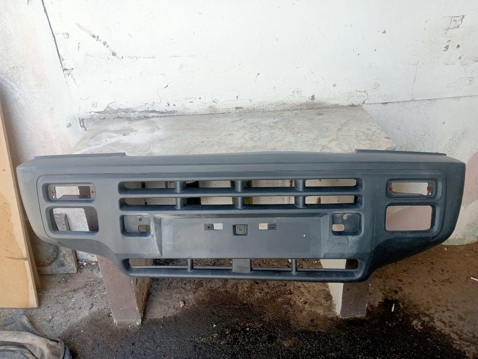 Para-choques Nissan Terrano 2