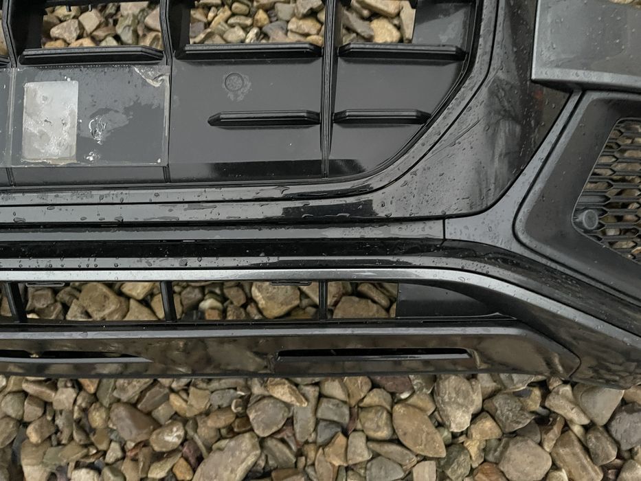 Передній бампер комплектний колір 6Y / Z7S AUDI Q8 4M8 2018-2022