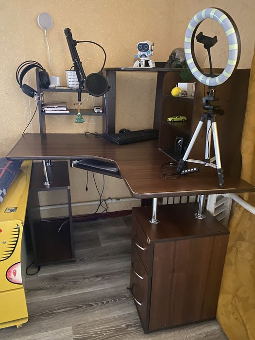 Продам стіл компютерний