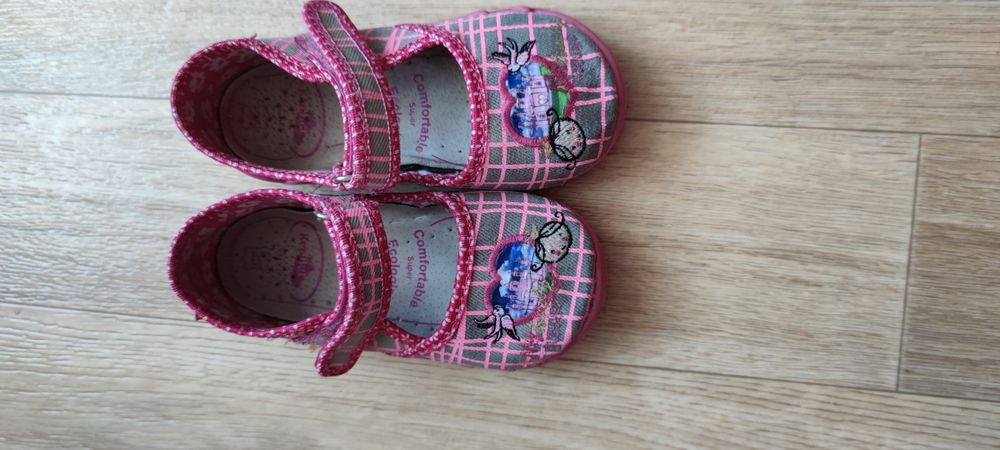 Kapcie Renbut do przedszkola r. 25