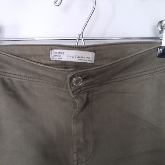 Calças skinny elásticas caqui