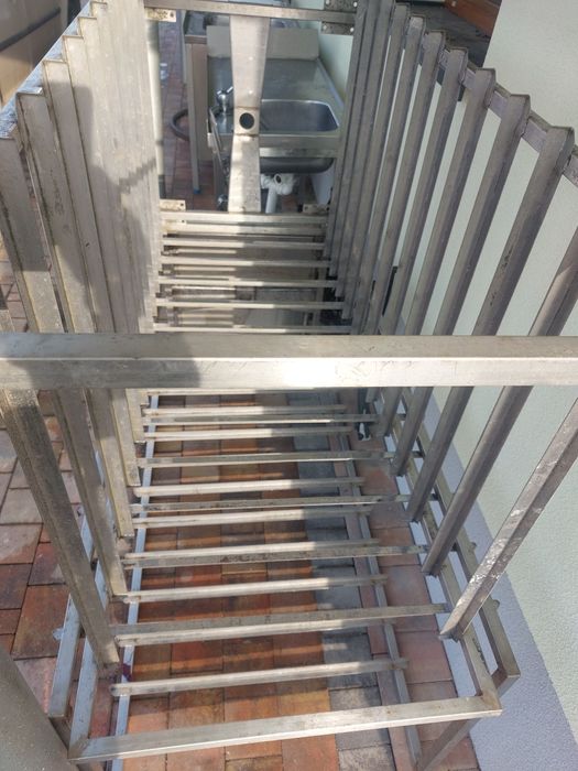 Regały wózek na placki