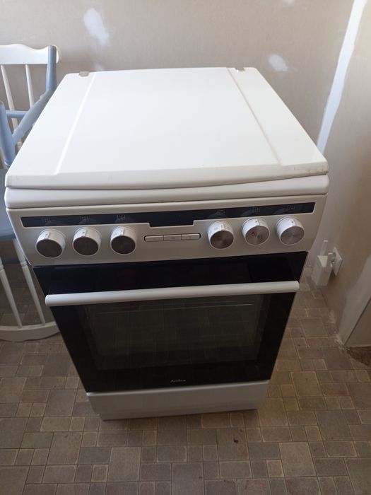 Piec gazowy z piekarnikiem elektrycznym