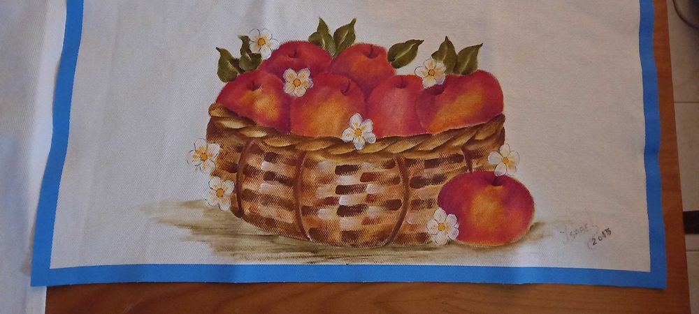 Panos de cozinha pintados à mão no tecido