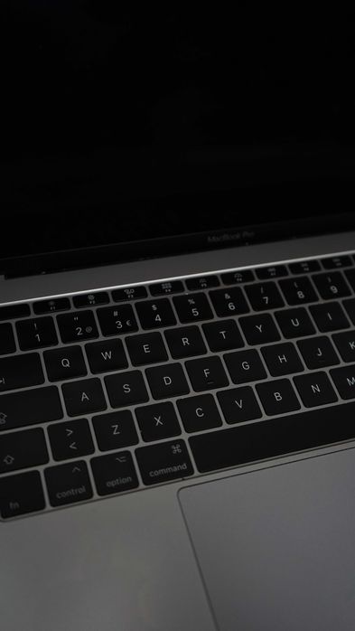 MacBook Pro 13’’ 2017 | 128GB  | 8GB RAM | Dual-Core Intel Core i5