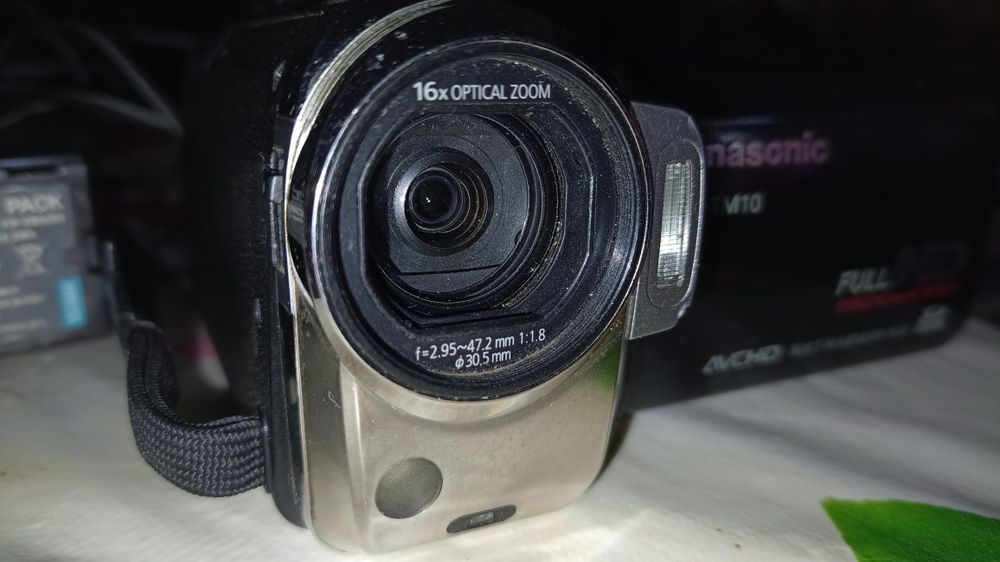 Видеокамера Panasonic TM 10