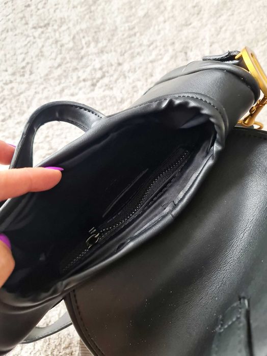 Torebka do ręki na ramię czarna