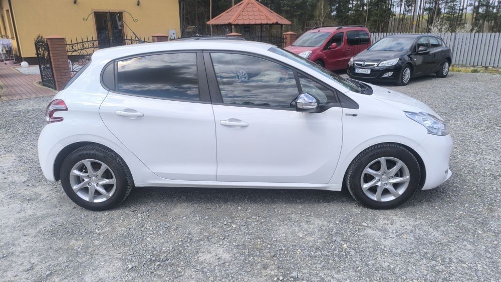 Piękny Peugeot 208 2014r STYLE z Niemiec 1,6 HDI 92KM