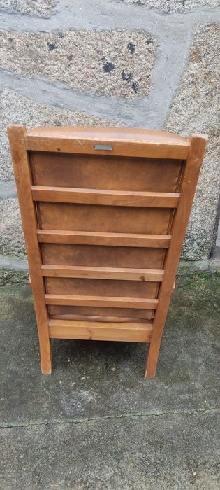 Caldeirão em madeira maciça e couro sintético