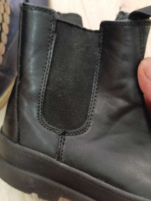Осінні чобітки для дівчинки 27 розміру в ідеальному стані