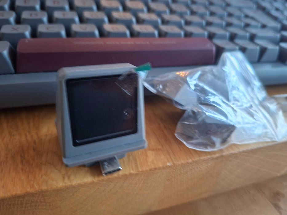 Epomaker RT100–Mechaniczna Klawiatura Gamingowa 97 klawiszy|RGB|MiniTV