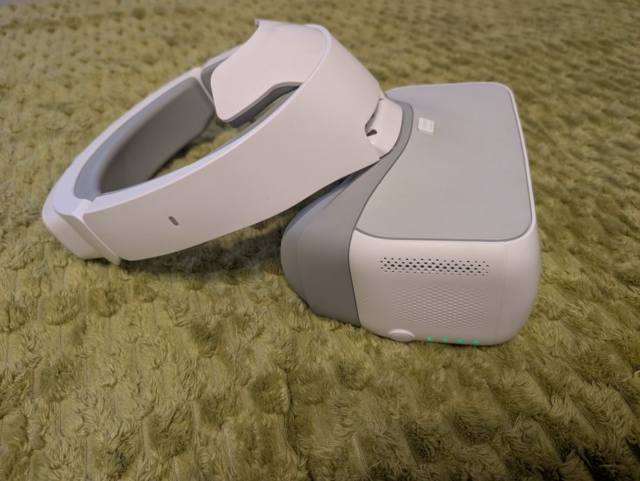 DJI goggles model g1s